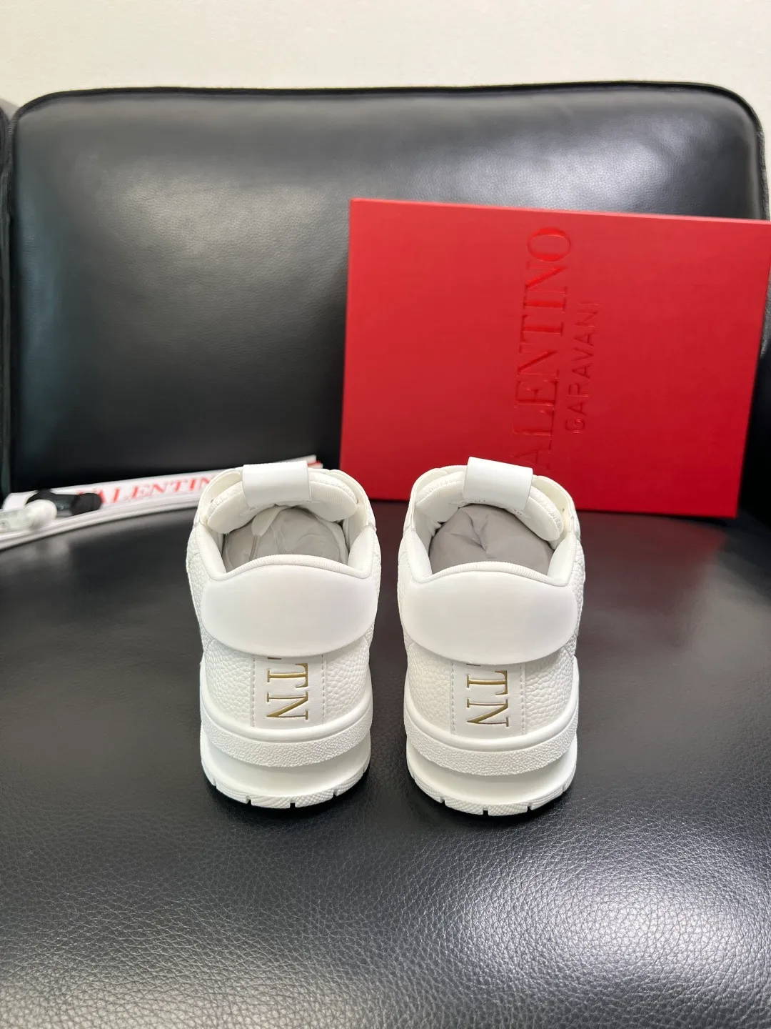 Men's shoes 💰660 VALENTINO High quality top craftsmanship Valentino, sports sneakers counter synchronization, uppers imported from Italy, high-quality splicing colorful complex crafts, imported cowhide lining soft and comfortable, soles: original soles specially provided by the original factory, T men's shoes 💰U exclusive movable molded soles super comfortable, original factory and single goods, welcome to compare, couple size 39-44 (customized 45)